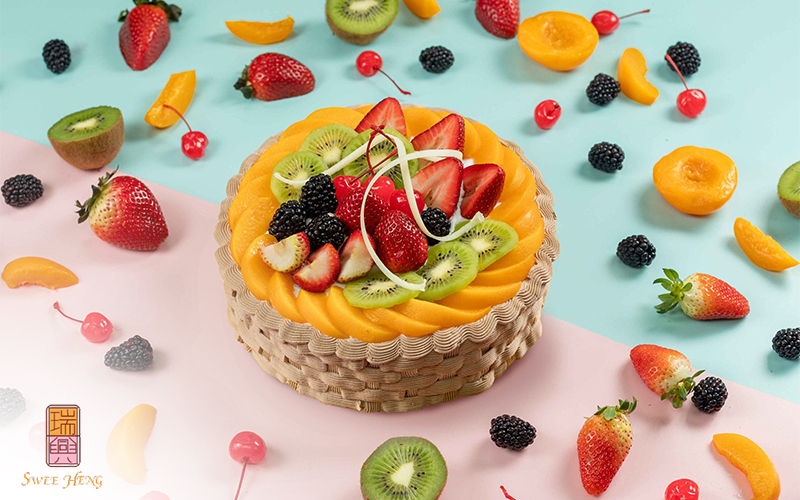 Swee Heng's creamy fruit basket cake